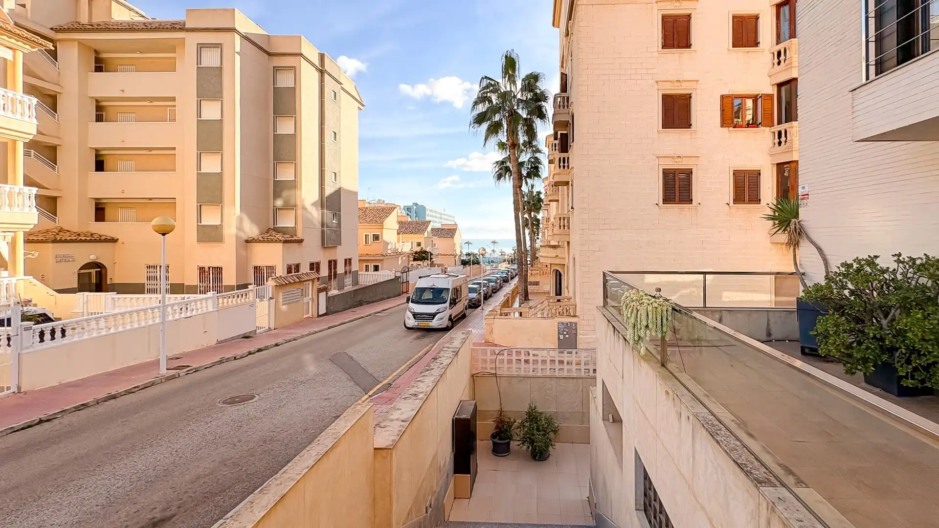 Vista exterior de Casa o chalet en venta en Guardamar del Segura con Aire acondicionado, Jardín privado y Terraza