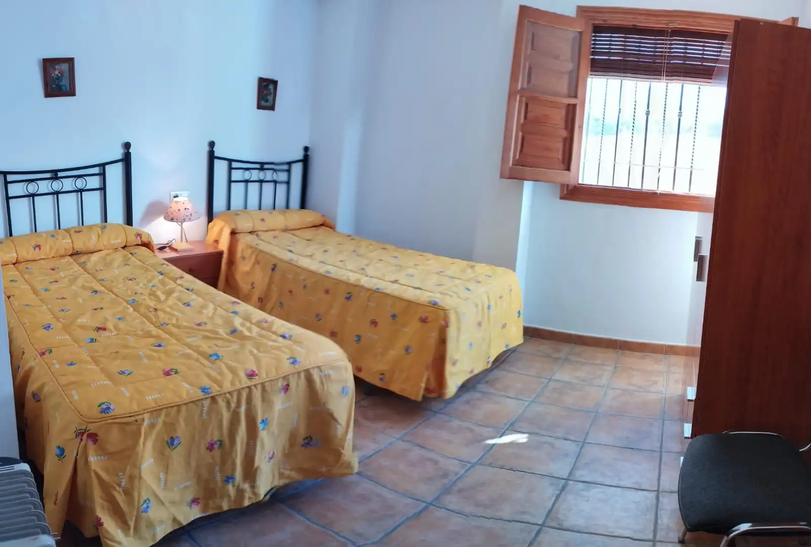 Dormitori de Casa adosada en venda en El Pinar amb Terrassa, Moblat i Forn