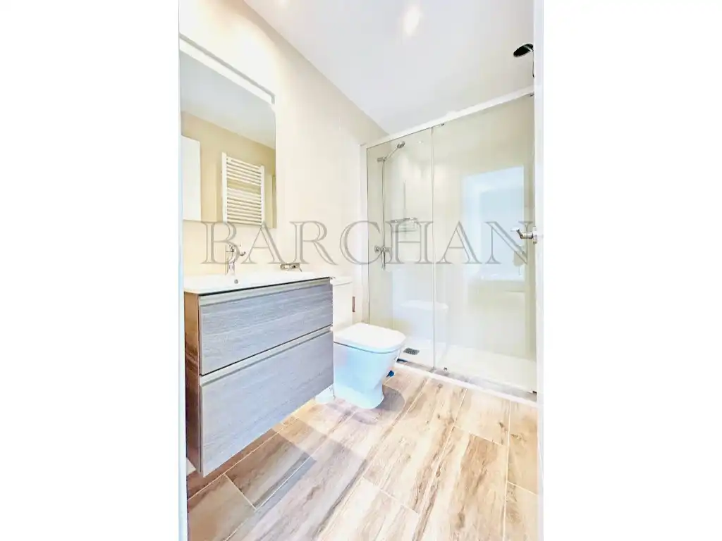Baño de Piso para compartir en Villanueva de la Cañada