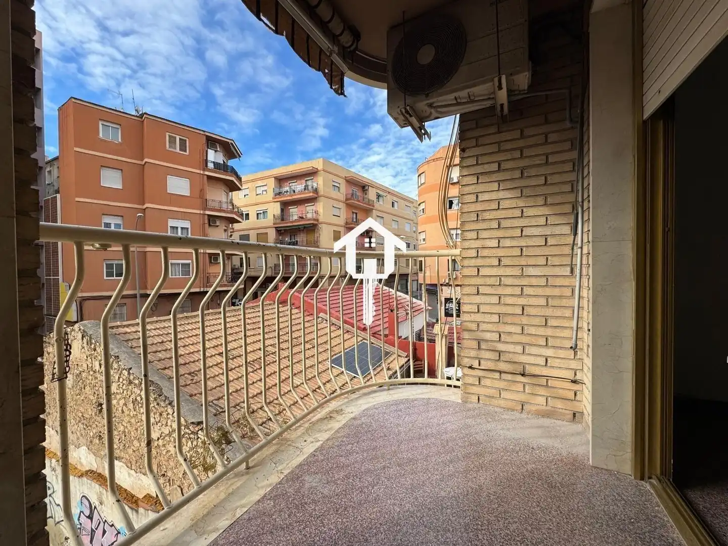Vista exterior de Pis en venda en Alicante / Alacant amb Aire condicionat, Terrassa i Traster