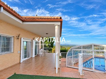 Villa mit Pool zum Verkauf in Alberic