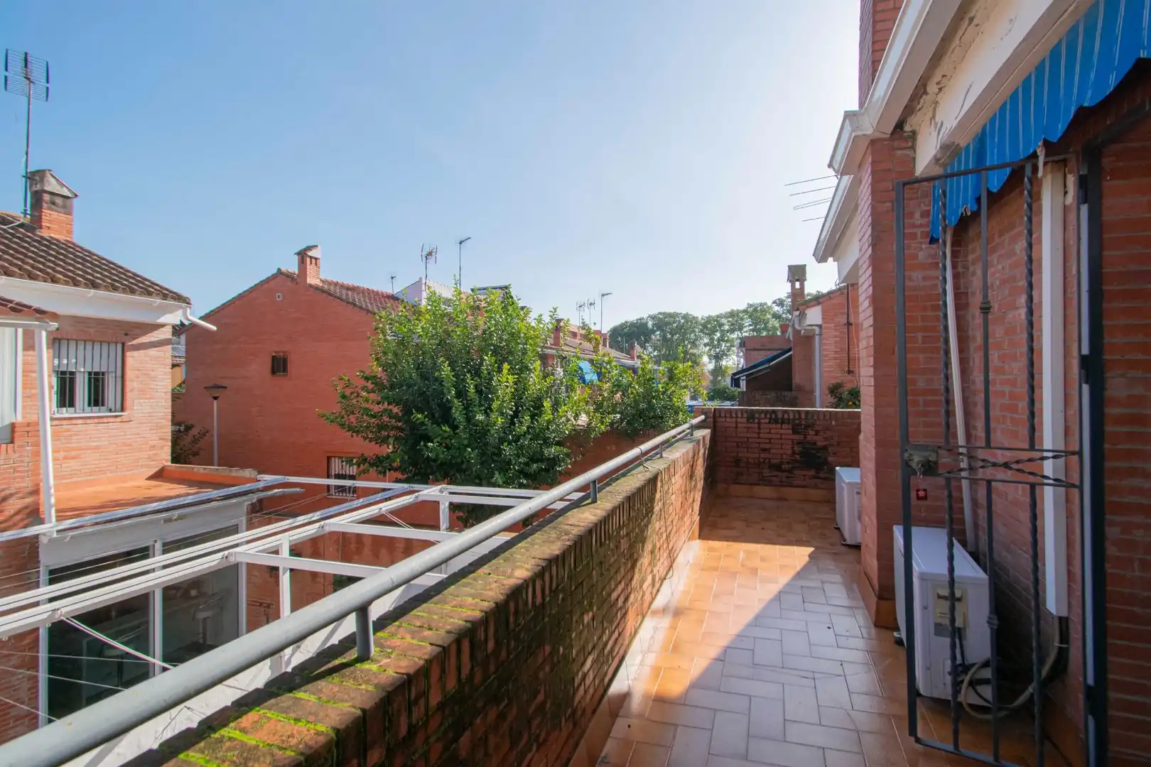 Jardí de Casa adosada en venda en Sevilla amb Aire condicionat, Calefacció i Jardí privat