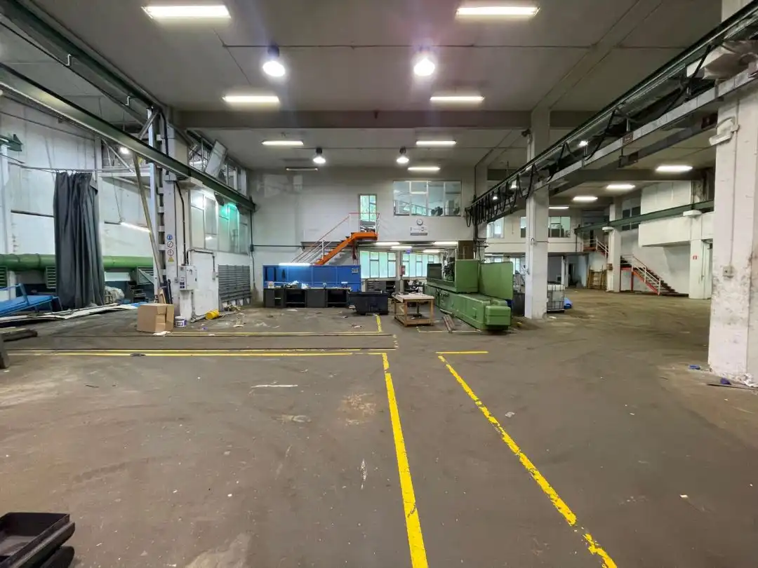Fabrikhallen zum Verkauf in Eibar