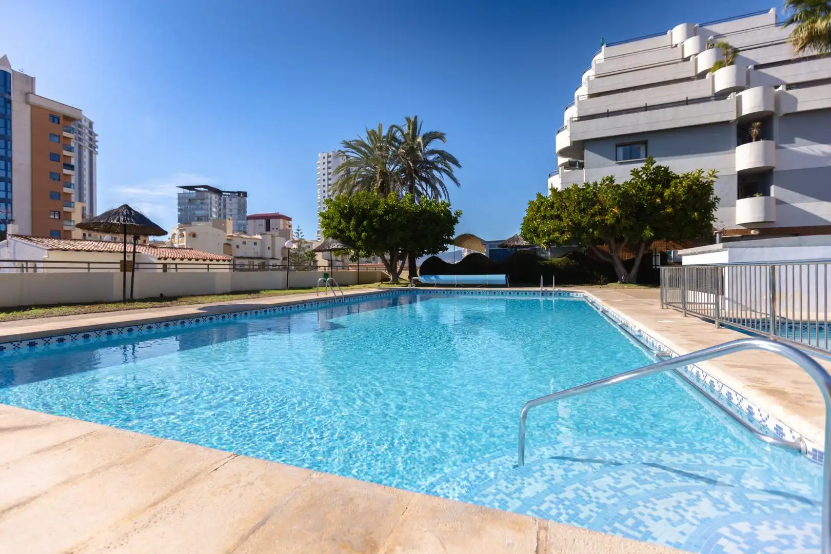 Piscina de Apartamento en venta en Calpe / Calp con Calefacción, Jardín privado y Terraza