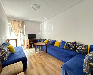 Living room of Flat for sale in Salamanca Capital  with Terrace and Balcony