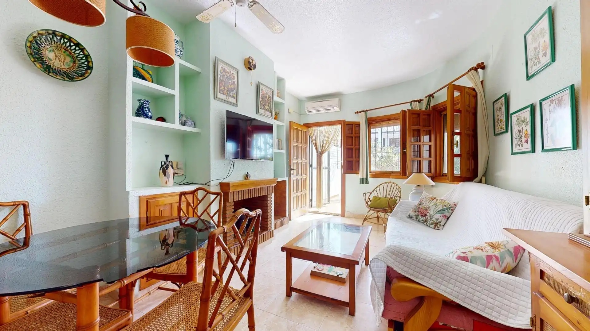 Living room of Detached homes for sale in Pilar de la Horadada  with Terrace, Furnished and Balcony