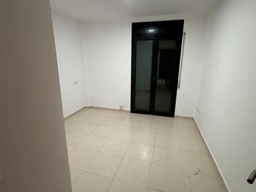Pis amb ascensor de lloguer a Carrer Rocabertí 39