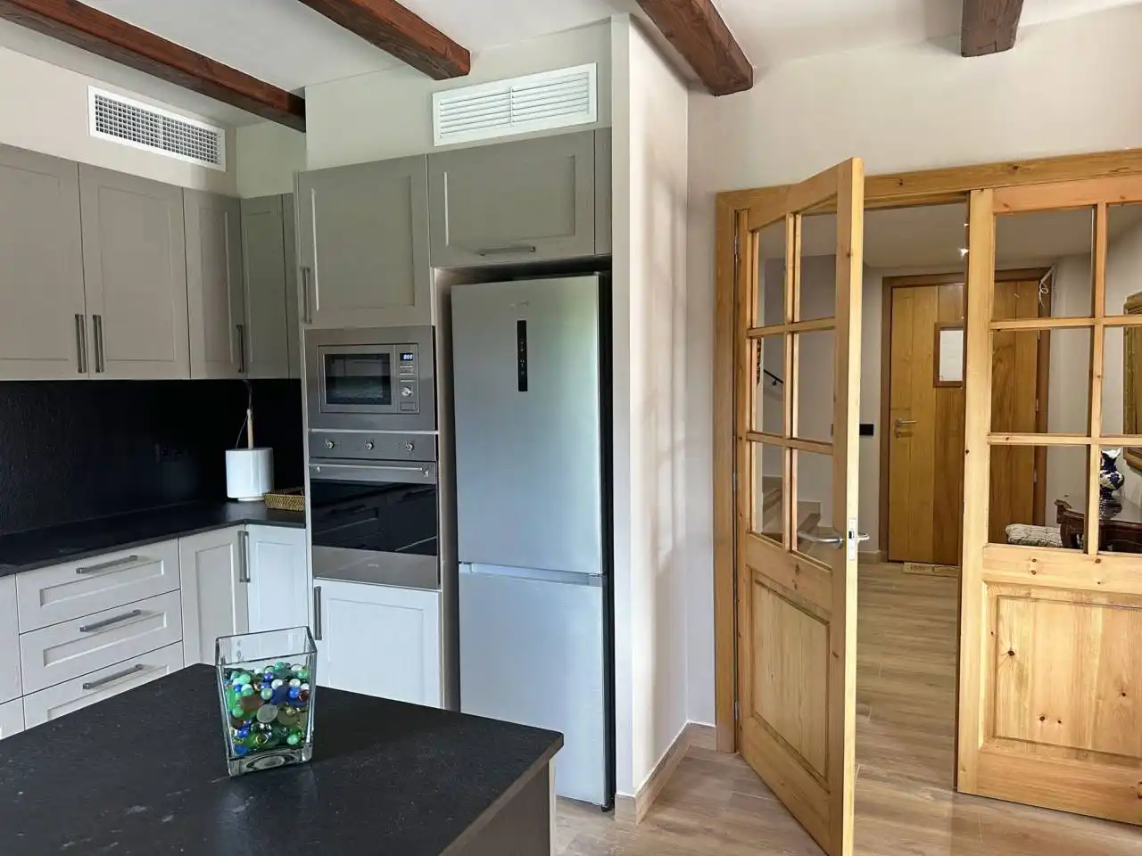 Cocina de Casa o chalet de alquiler en La Tallada d'Empordà con Aire acondicionado, Calefacción y Jardín privado