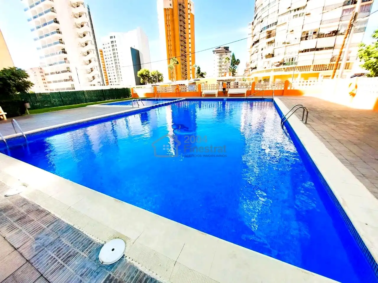 Piscina de Pis en venda en Benidorm amb Aire condicionat, Terrassa i Moblat