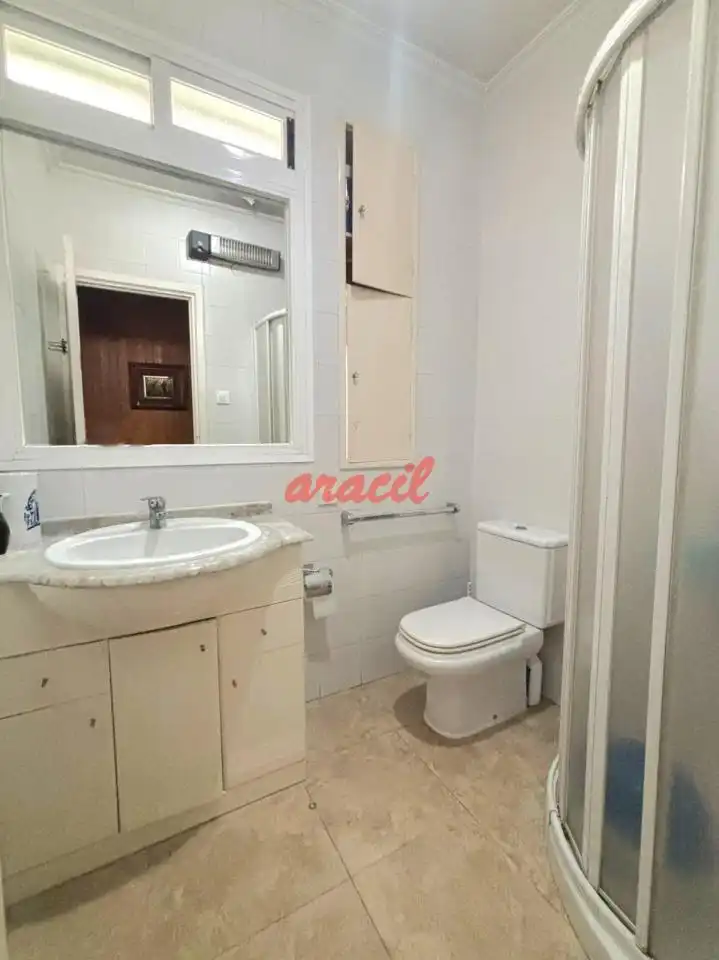 Bathroom of Houses for sale in Ourense Capital   with Heating, Private garden and Terrace