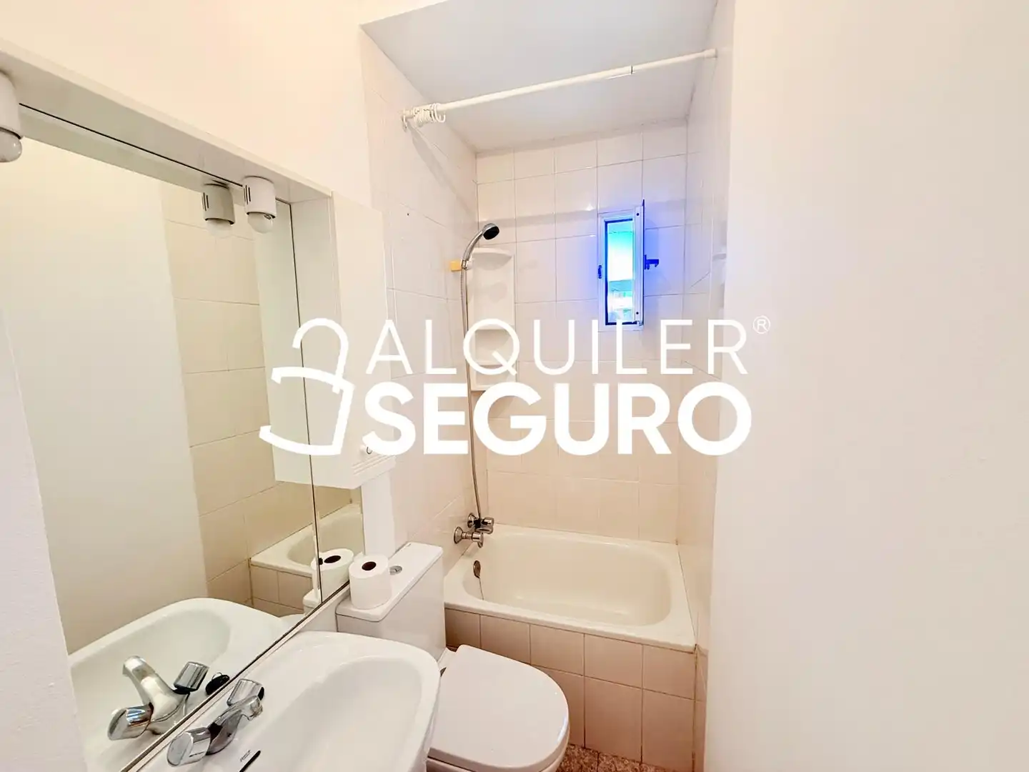 Piso con ascensor en alquiler en de Fernández de los Ríos, imagen 9
