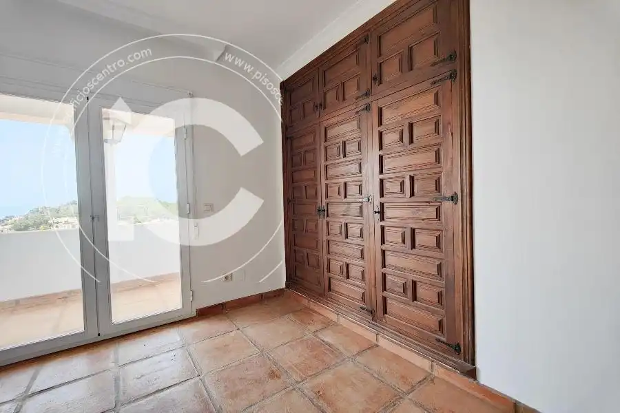 Chalet con piscina en venta en marina del este, imagen 8
