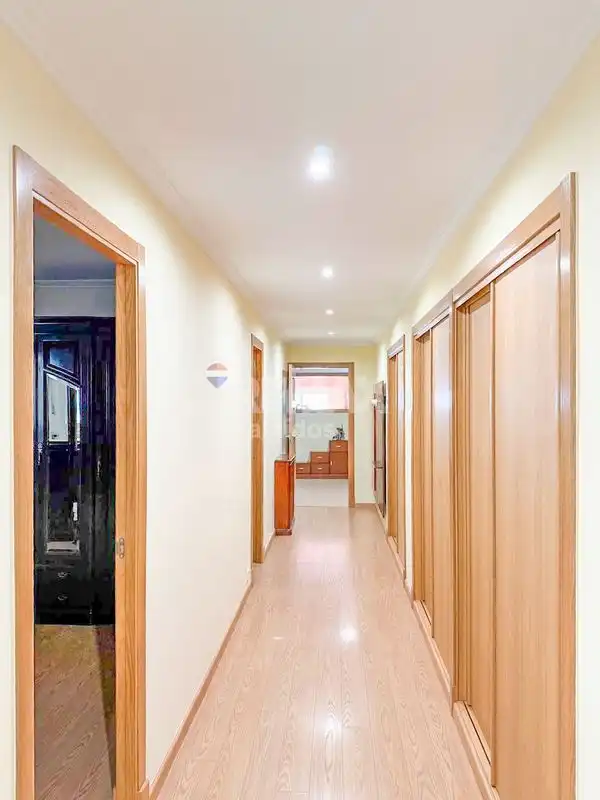 Piso en venta en Vilagarcía de Arousa con Calefacción, Parquet y Terraza