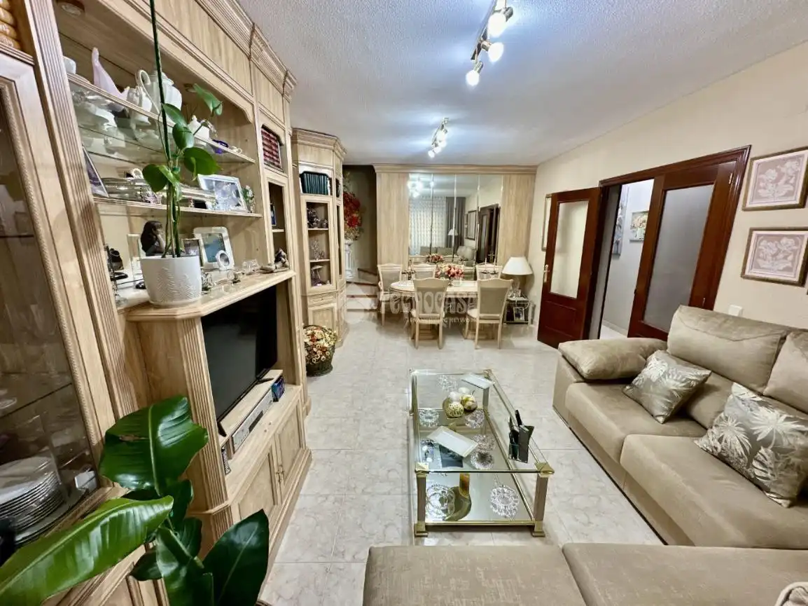 Sala d'estar de Casa o xalet en venda en Pioz amb Aire condicionat, Calefacció i Moblat