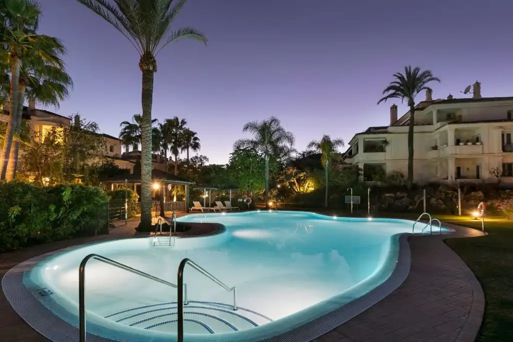 Àtic amb piscina en venda a Nueva Andalucía, imagen 12