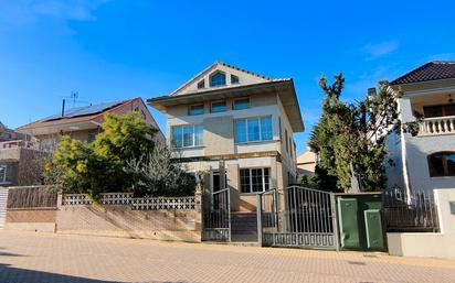 Vista exterior de Casa o xalet en venda en  Zaragoza Capital amb Aire condicionat, Calefacció i Jardí privat