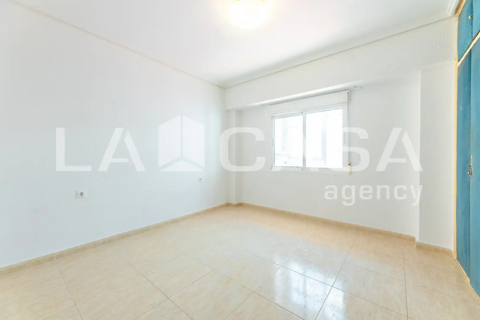 Habitación de Piso en venta en Valencia con Aire acondicionado, Terraza y Balcón
