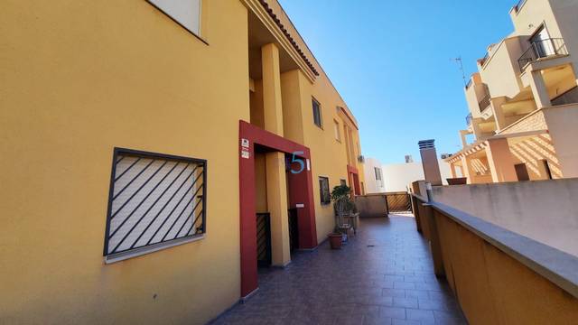 Casa adosada en Venta en Calle Carcaixent en Los Secanos