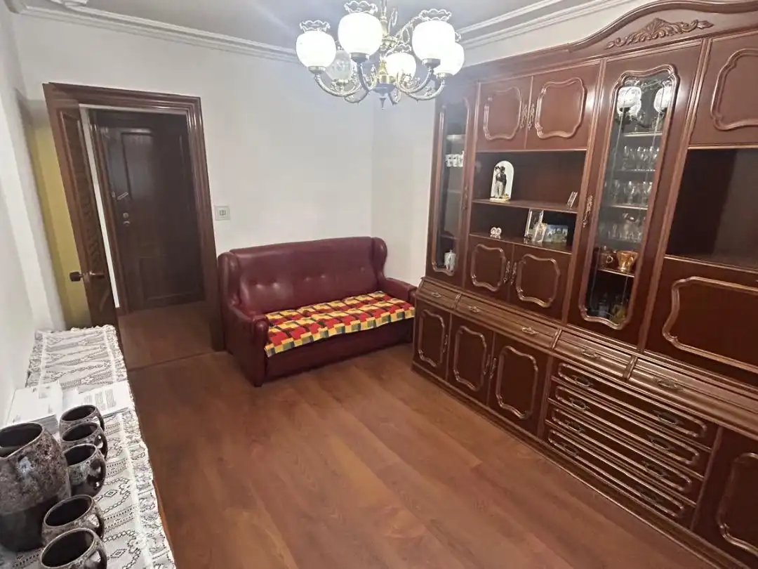 Sala d'estar de Pis en venda en Bilbao  amb Terrassa i Balcó