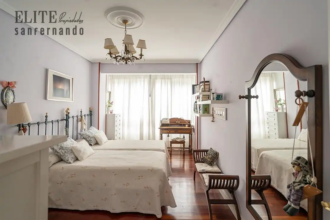 Schlafzimmer von Wohnung zum Verkauf in Santander mit Parkett