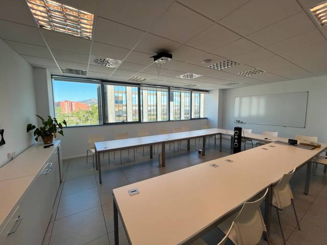 Oficina en Alquiler en Carrer de Frederic Mompou en Centre