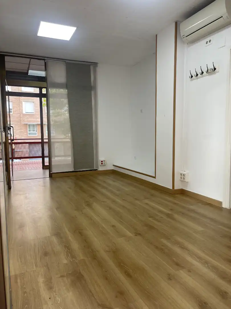 Local de lloguer en Sant Andreu de la Barca, Barcelona