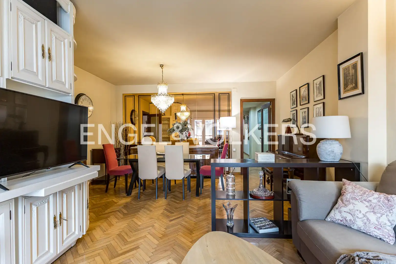 Comedor de Piso en venta en Barcelona con Calefacción, Parquet y Amueblado