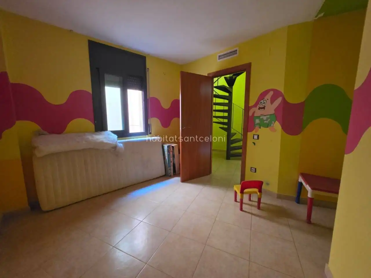 Maisonette zum Verkauf in Riells i Viabrea mit Terrasse, Balkon und Gemeinschaftspool