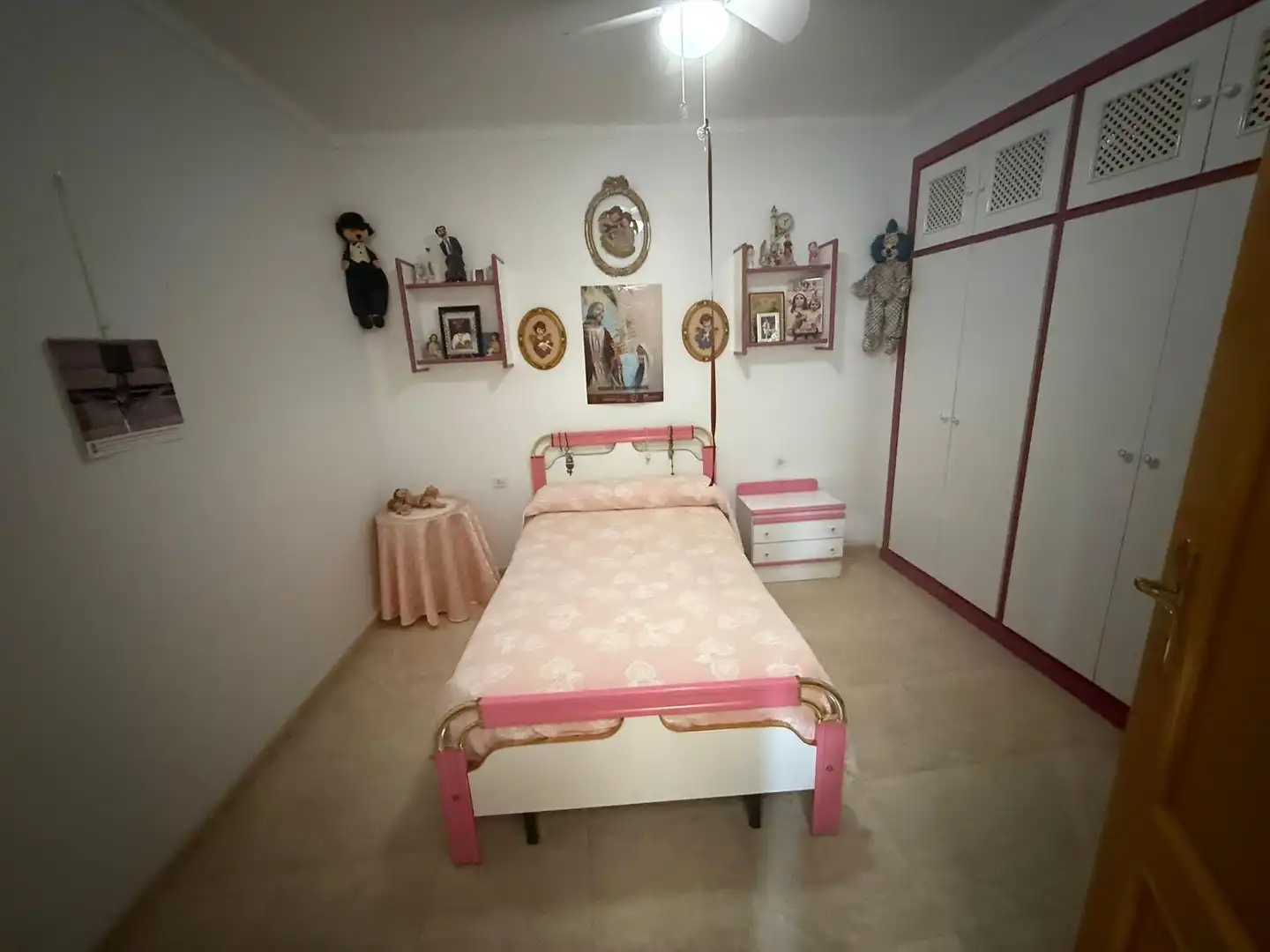 Habitación de Ático en venta en Cuevas de San Marcos con Aire acondicionado, Terraza y Amueblado