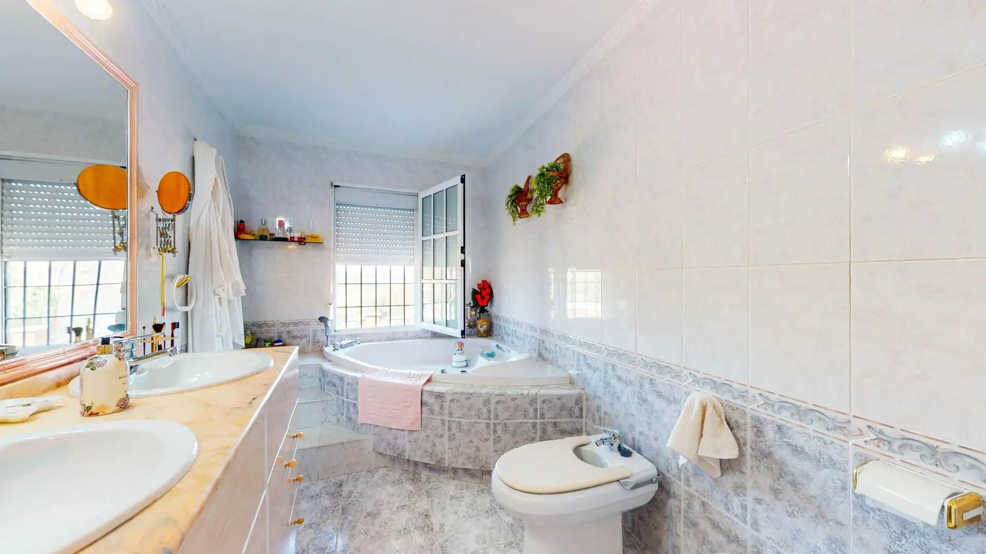 Houses for sale in Campanillas