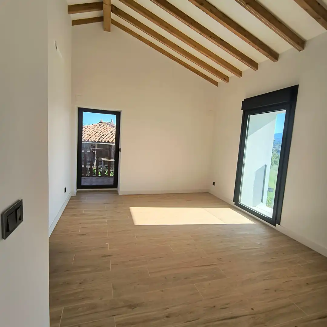 Casa o xalet en venda en Oviedo  amb Aire condicionat, Calefacció i Jardí privat