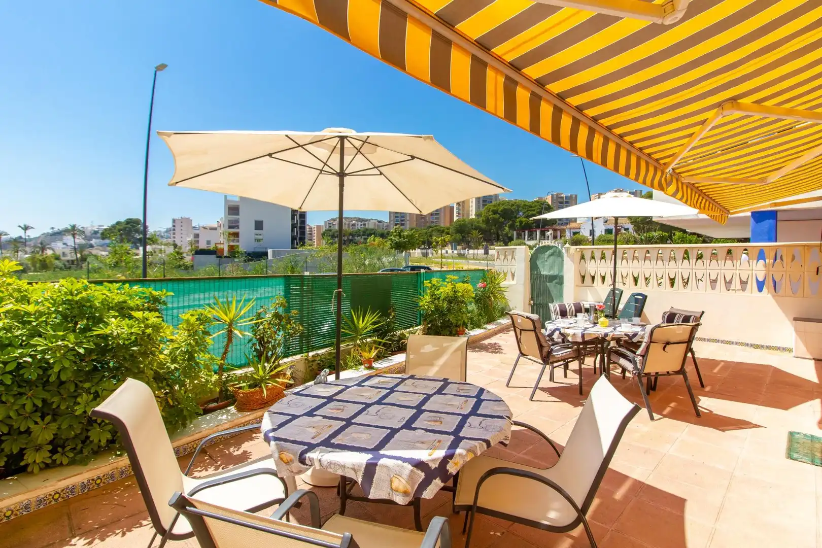Terrassa de Casa adosada en venda en Villajoyosa / La Vila Joiosa amb Aire condicionat, Moblat i Piscina comunitària