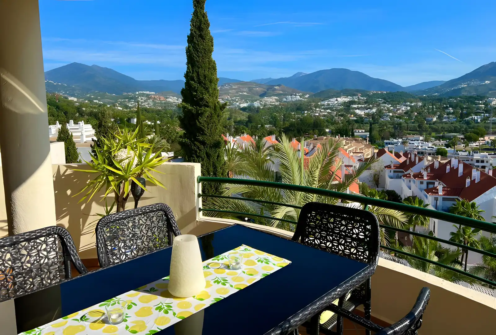 Apartament amb piscina en venda a Nueva Andalucía, imagen 3