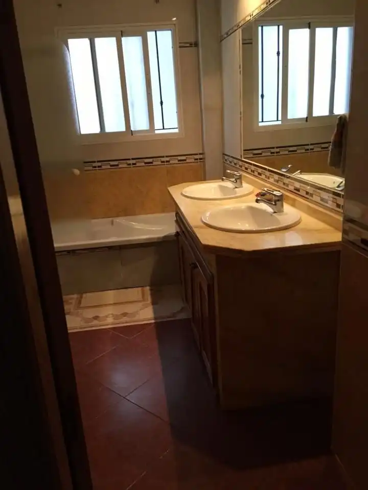 Oportunidad de Negocio/Local y Piso - Dúplex en el distrito de Pueblonuevo con una superficie de 90 m2 de suelo y 180 m2 constr, P, imatge 3