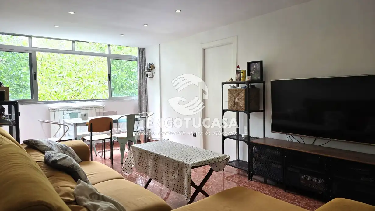 Living room of Flat for sale in Madrid  with Furnished