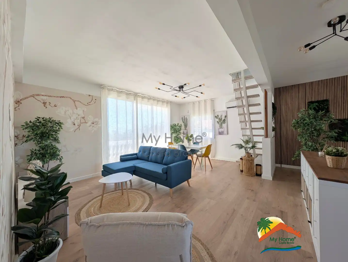 Sala d'estar de Casa o xalet en venda en Lloret de Mar amb Aire condicionat, Calefacció i Jardí privat