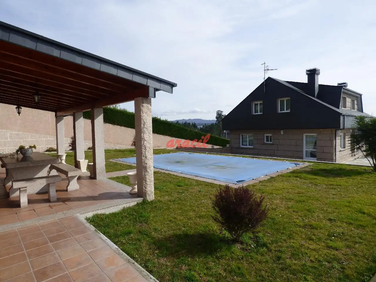 Piscina de Casa o xalet en venda en Ourense Capital  amb Calefacció, Jardí privat i Terrassa