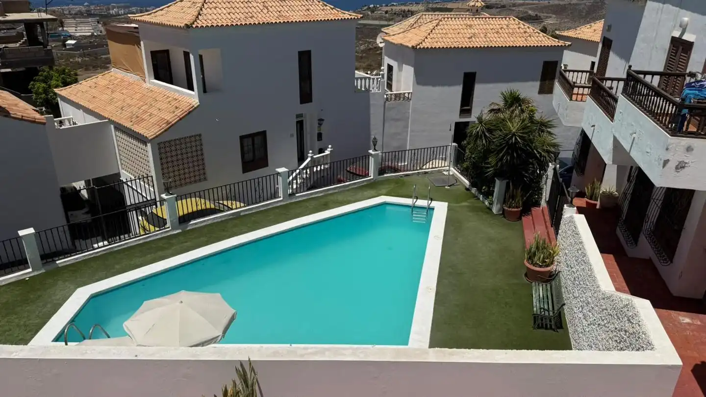 Swimming pool of Houses for sale in Arona