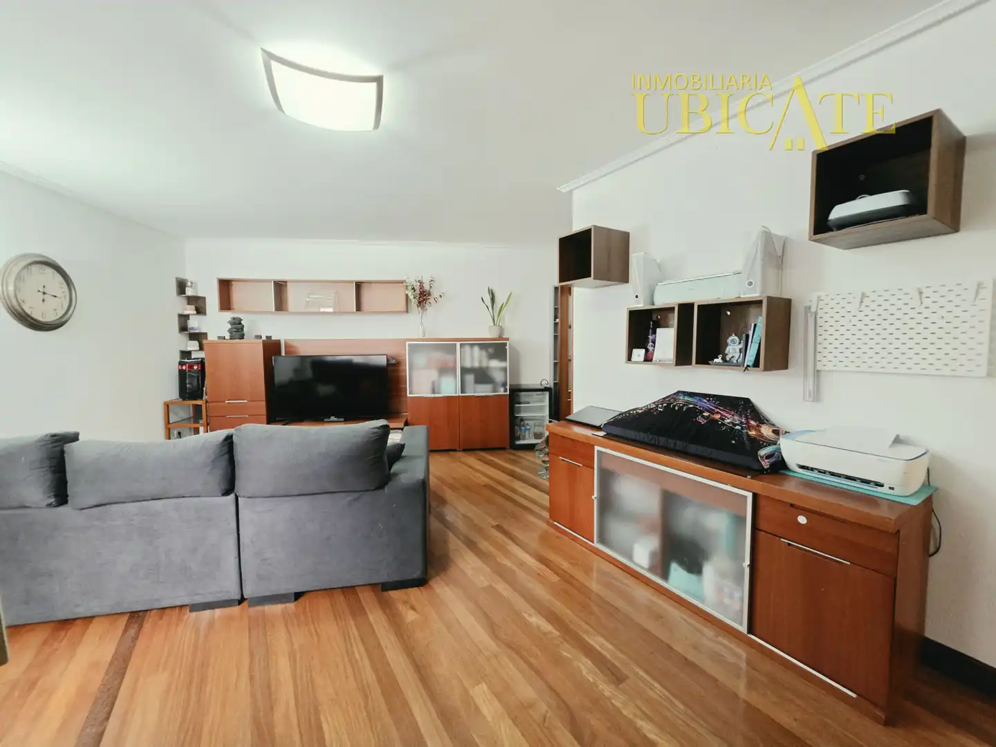 Sala de estar de Piso en venta en Castro-Urdiales con Calefacción, Parquet y Trastero