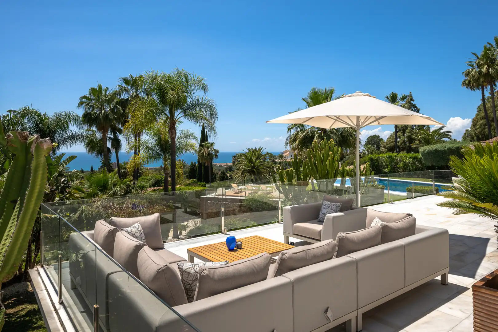 Terrasse von Haus oder Chalet zum Verkauf in Marbella mit Klimaanlage, Privatgarten und Terrasse