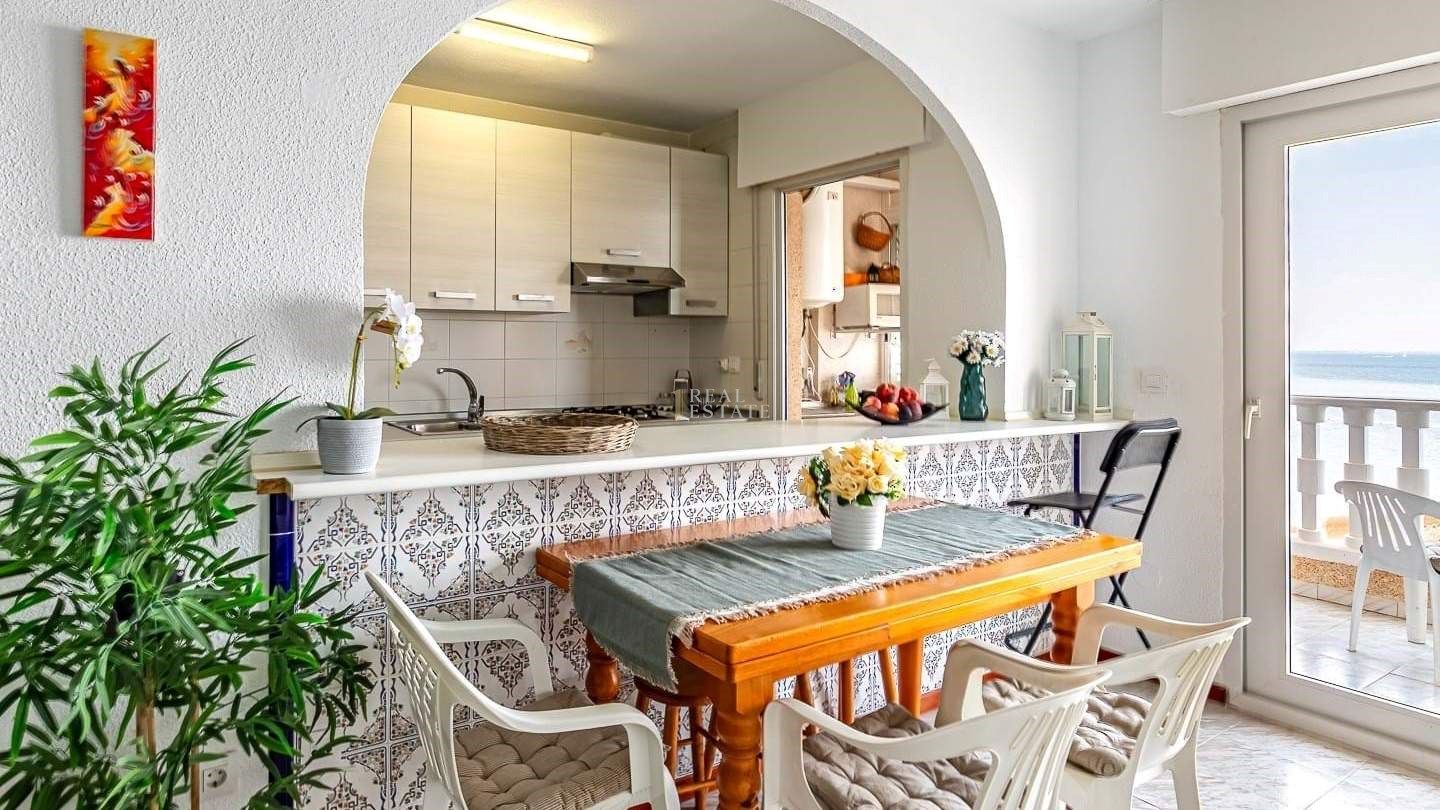 Cuina de Pis en venda en La Manga del Mar Menor amb Moblat i Balcó