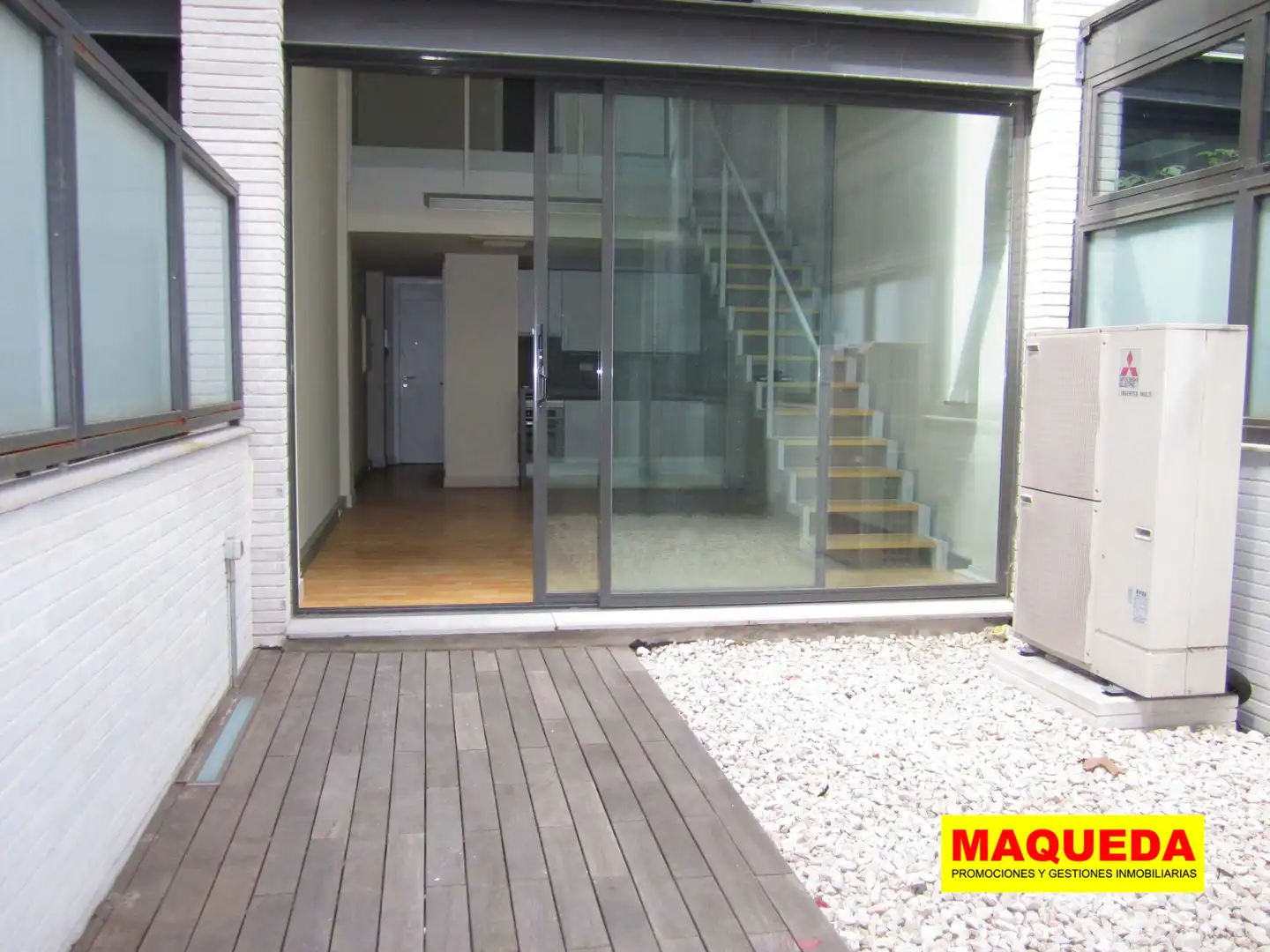 Loft zum Verkauf in Alcorcón mit Klimaanlage, Heizung und Privatgarten