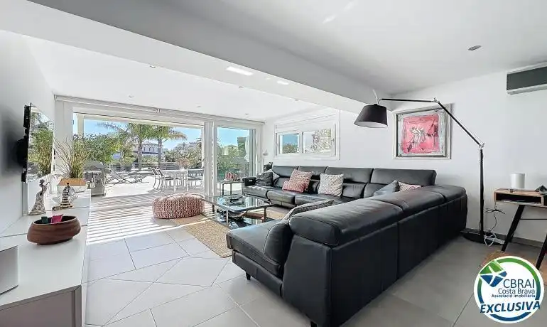 Living room of Houses for sale in Empuriabrava  with Heating, Terrace and Swimming Pool