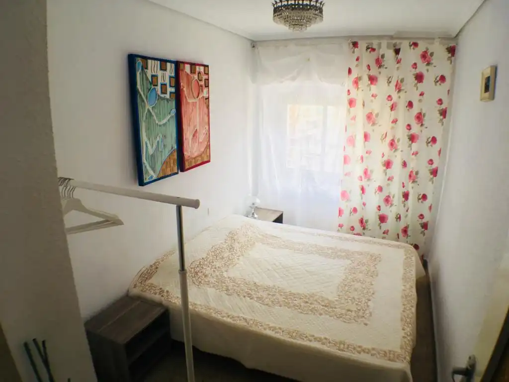 Bedroom of Flat for sale in Valencia  with Air Conditioner, Furnished and Oven