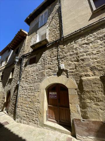 Casa adosada en Venta en Uncastillo