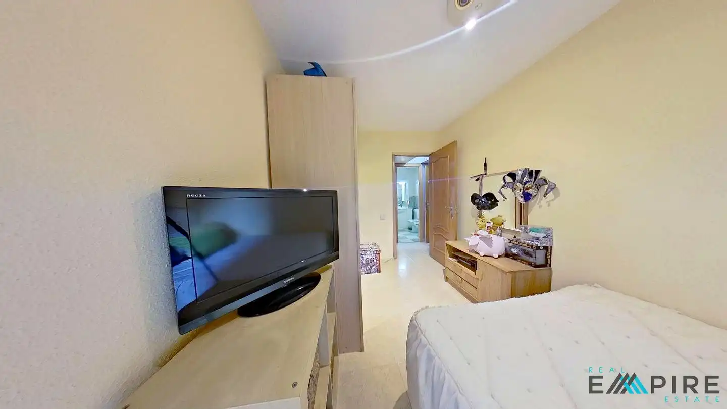 Habitación de Planta baja en venta en Fuenlabrada con Calefacción, Terraza y Trastero