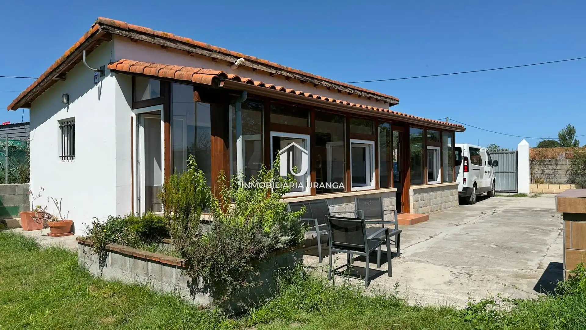 Vista exterior de Residencial en venta en Laredo