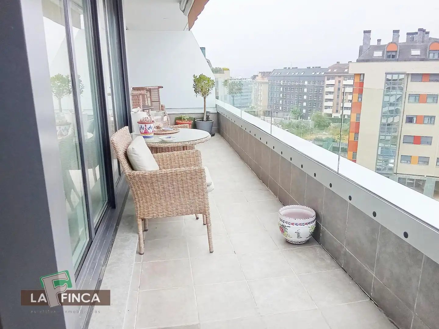 Terrasse von Wohnung zum Verkauf in Oviedo  mit Heizung, Terrasse und Abstellraum