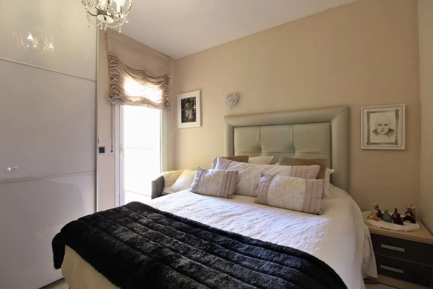 Schlafzimmer von Wohnung zum Verkauf in Girona mit Klimaanlage, Abstellraum und Balkon