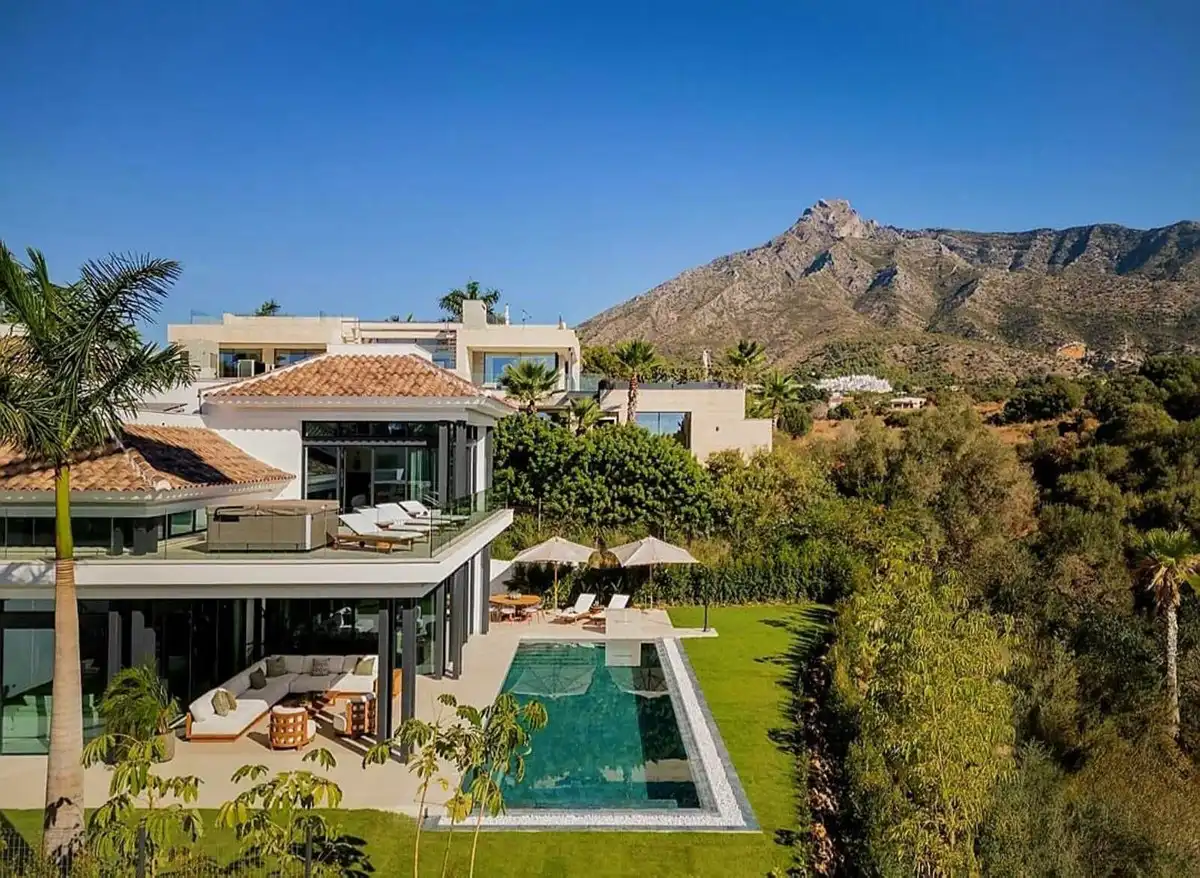 Vista exterior de Casa o chalet en venta en Marbella con Aire acondicionado, Jardín privado y Terraza